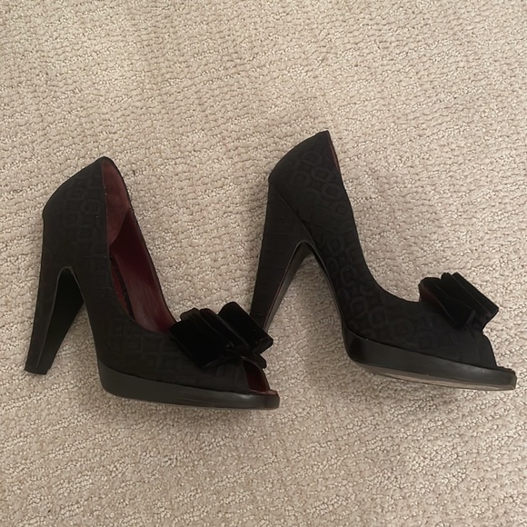 BCBG Max Azria Black Peeptoe Platform Heels Size 7 - Picture 4 of 9